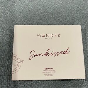 New in box Wander beauty sun kissed face and eye getaway palette